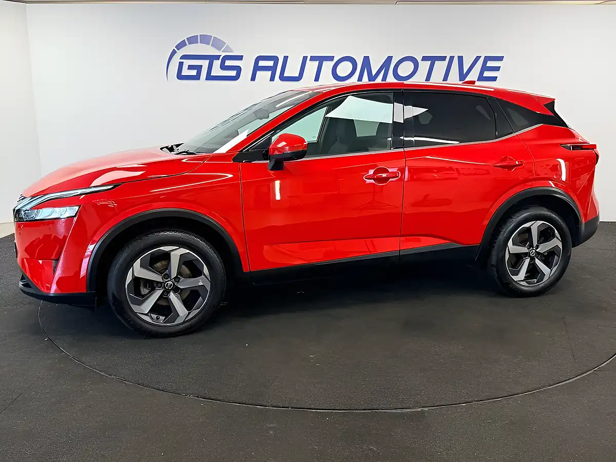 Used 2022 Nissan Qashqai N-Connecta Flame Red - Interior and Exterior details 8