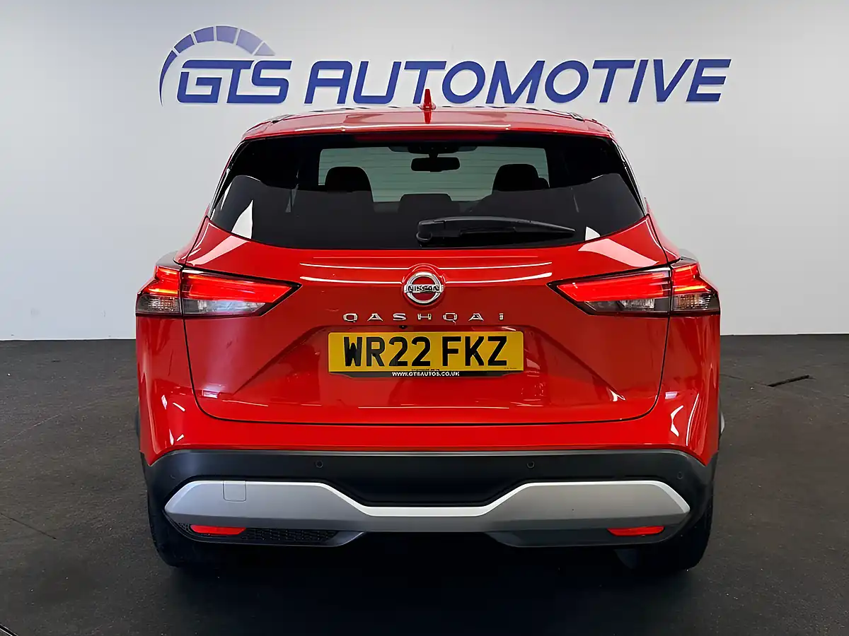Used 2022 Nissan Qashqai N-Connecta Flame Red - Interior and Exterior details 9