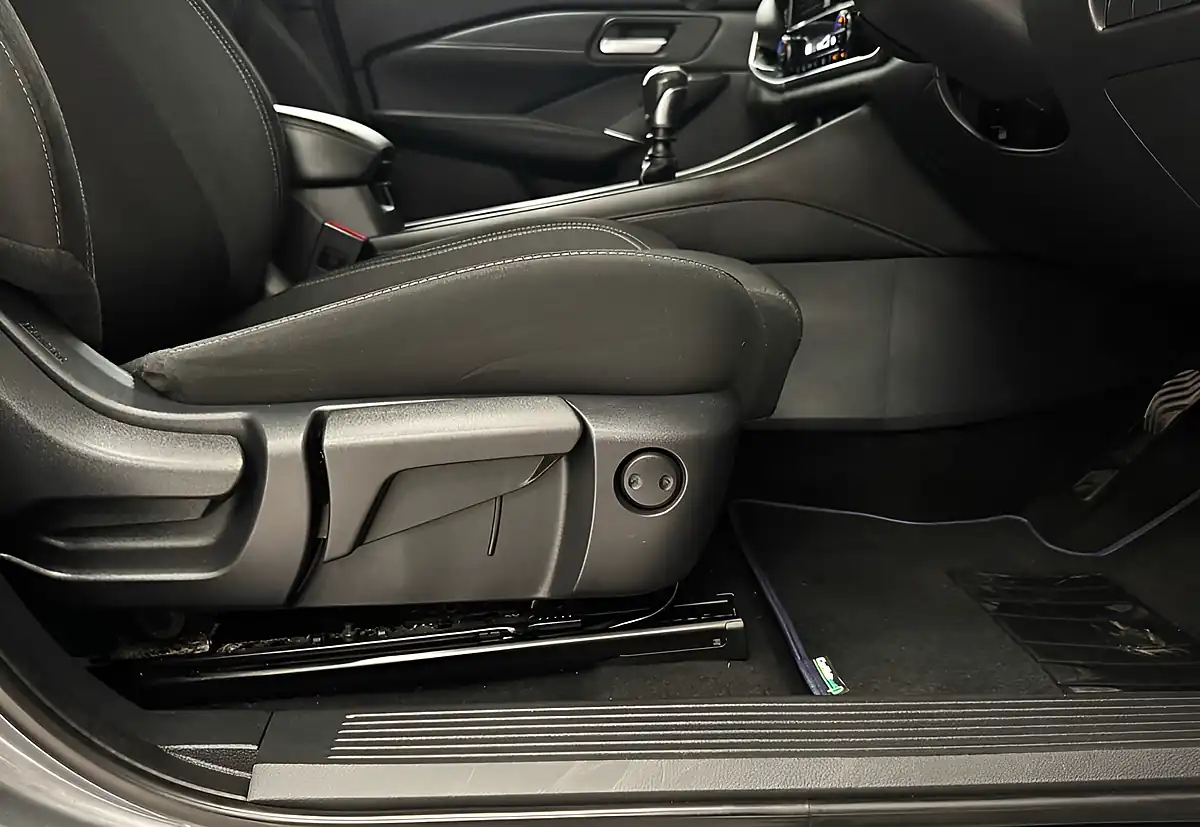 Used 2022 Nissan Qashqai N-Connecta Grey - Interior and Exterior details 11