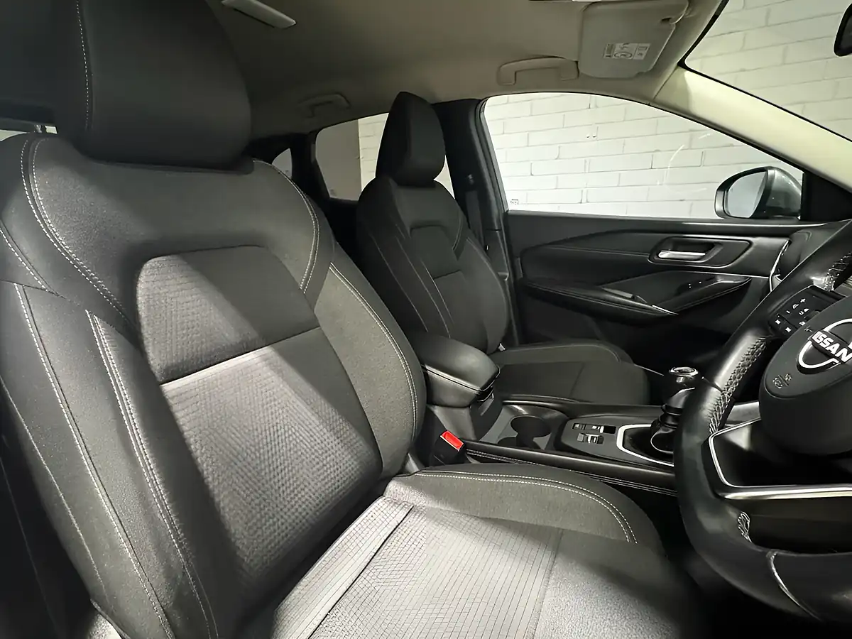 Used 2022 Nissan Qashqai N-Connecta Grey - Interior and Exterior details 5