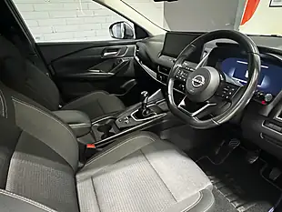 Used 2022 Nissan Qashqai N-Connecta Grey - Interior and Exterior details 7