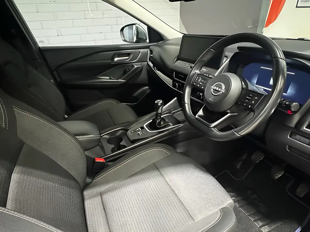 Used 2022 Nissan Qashqai N-Connecta Grey - Interior and Exterior details 7