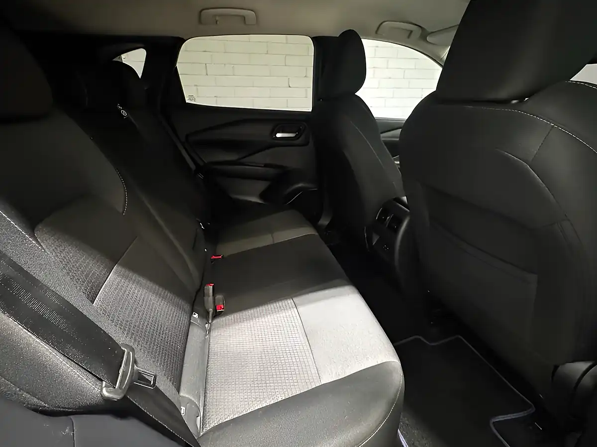 Used 2022 Nissan Qashqai N-Connecta Grey - Interior and Exterior details 8