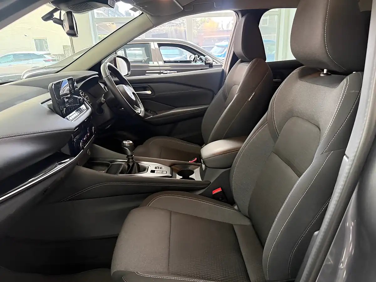 Used 2022 Nissan Qashqai N-Connecta Grey - Interior and Exterior details 11
