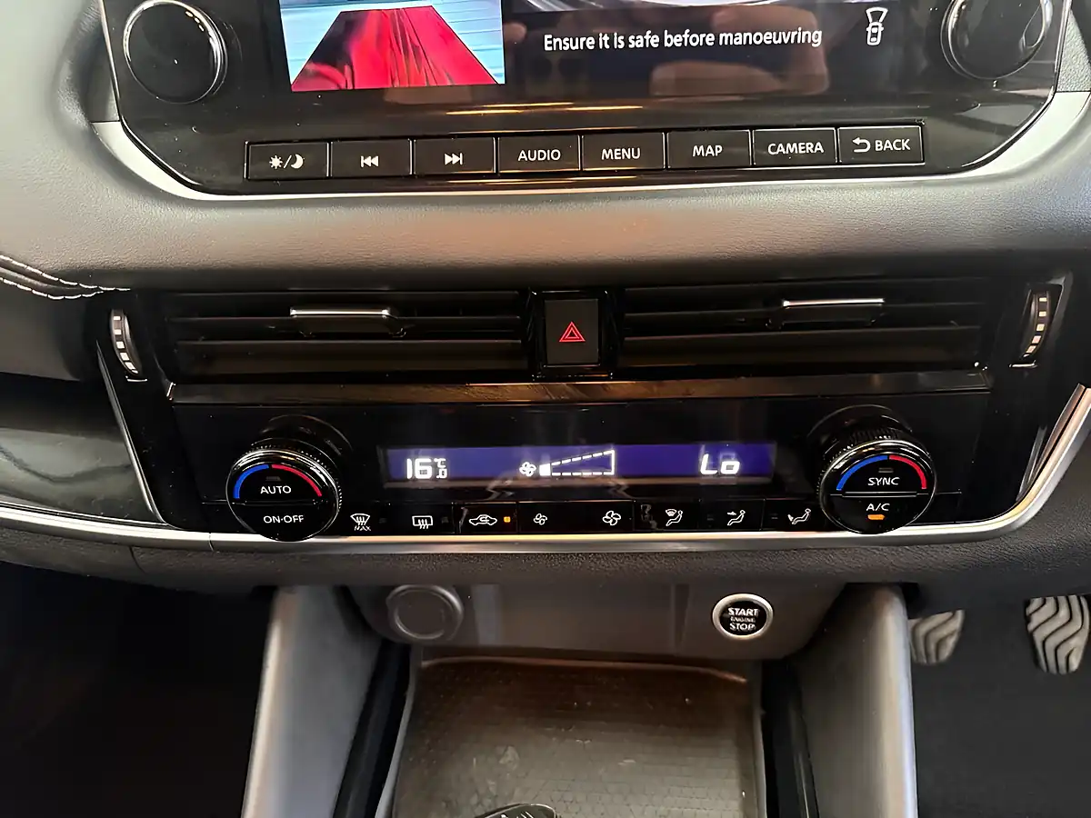 Used 2022 Nissan Qashqai N-Connecta Grey - Interior and Exterior details 19