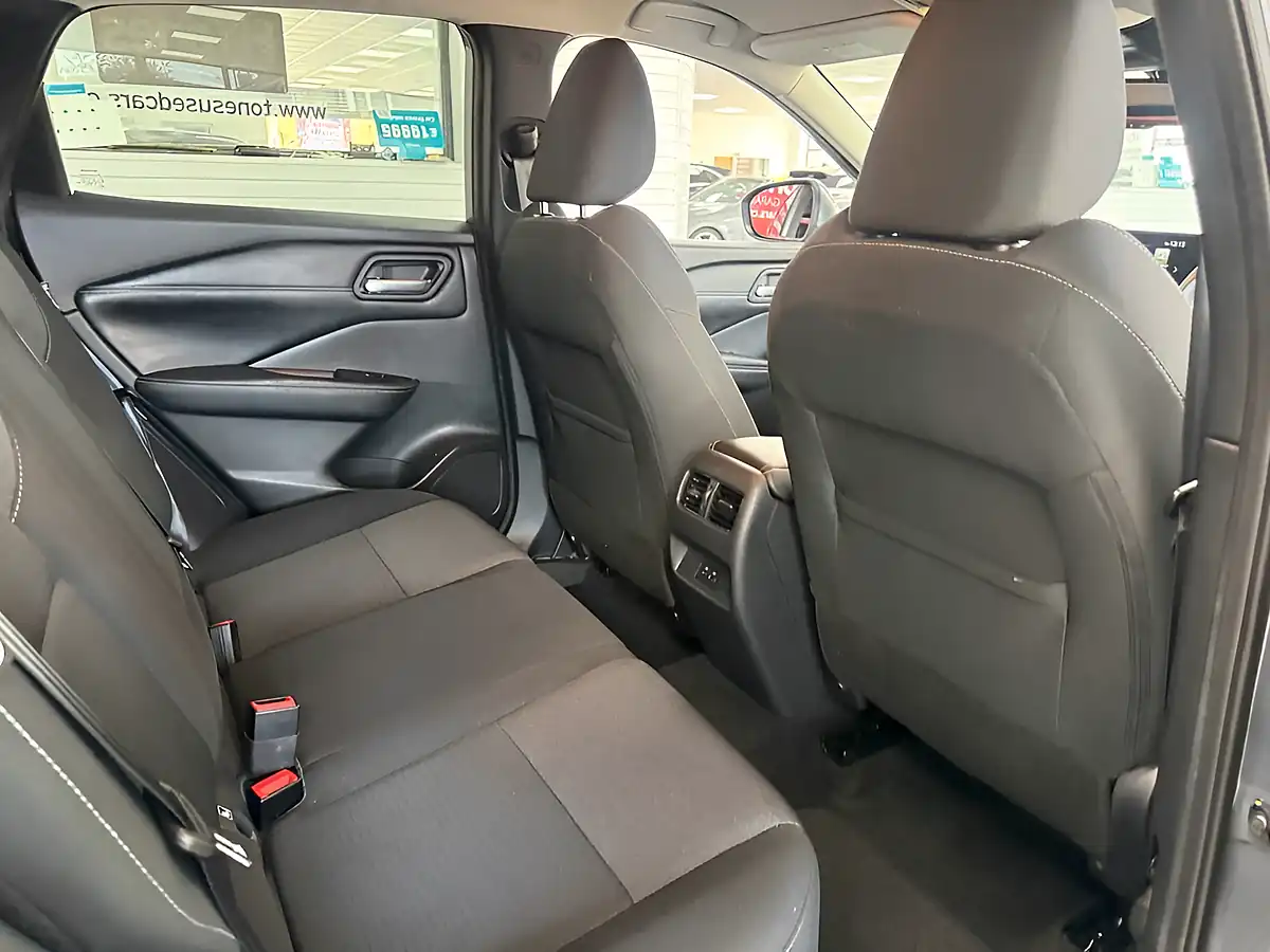 Used 2022 Nissan Qashqai N-Connecta Grey - Interior and Exterior details 4