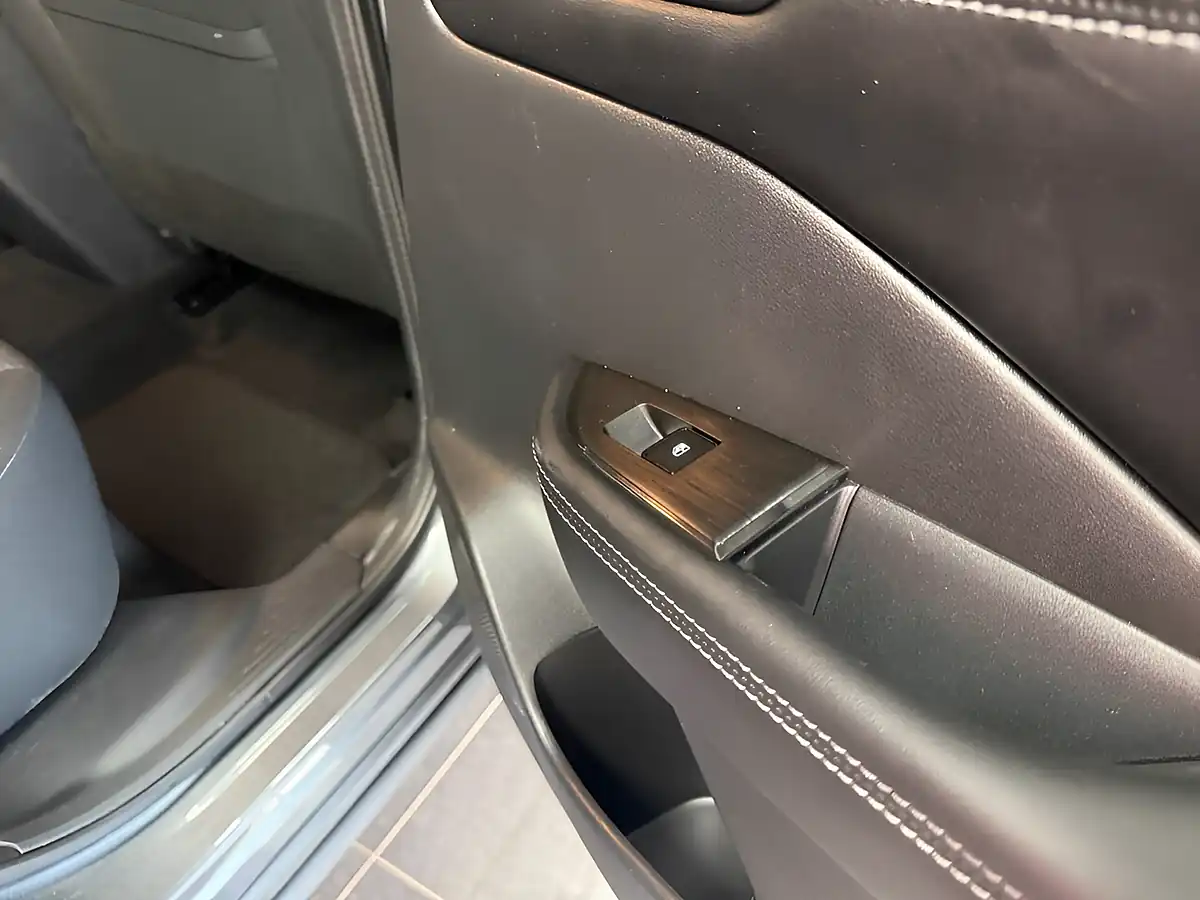 Used 2022 Nissan Qashqai N-Connecta Grey - Interior and Exterior details 6