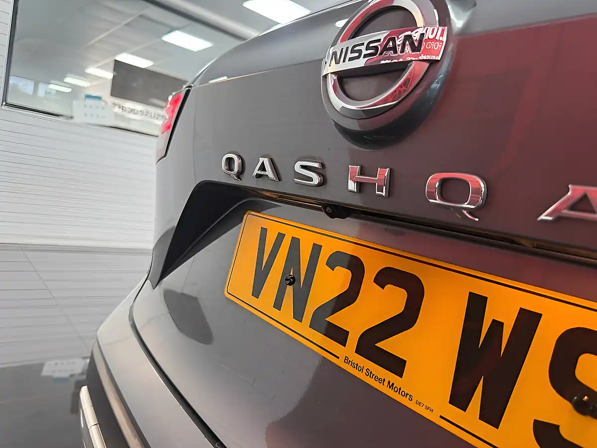 Used 2022 Nissan Qashqai N-Connecta Grey - Interior and Exterior details 9