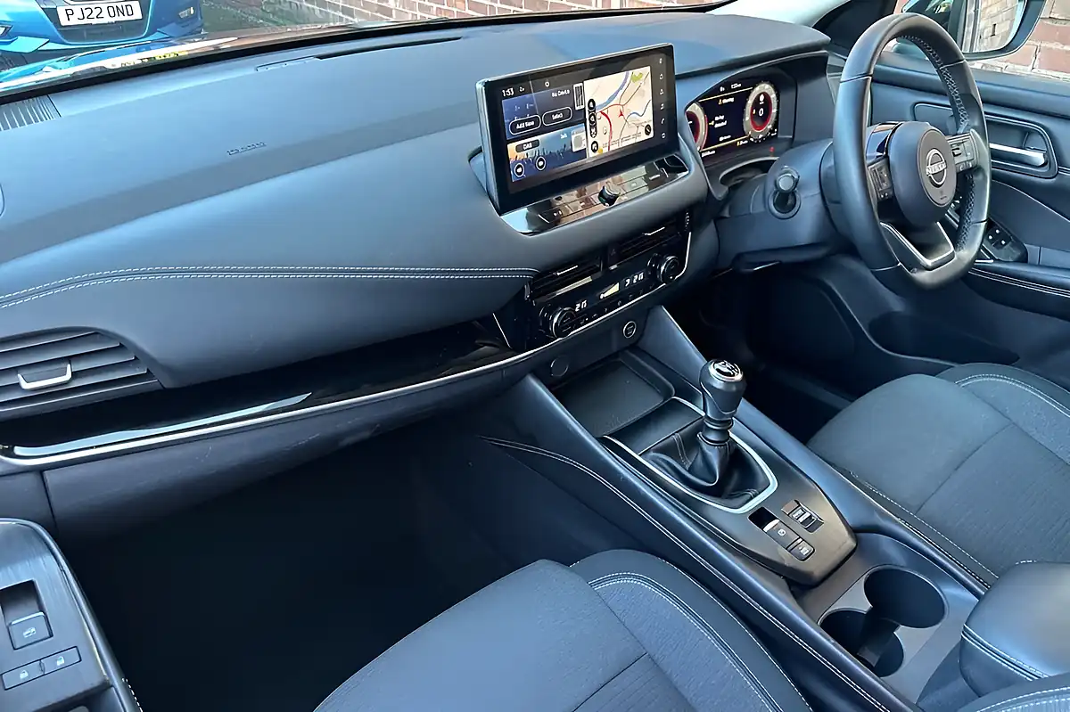 Used 2022 Nissan Qashqai N-Connecta Pearl Black - Interior and Exterior details 15