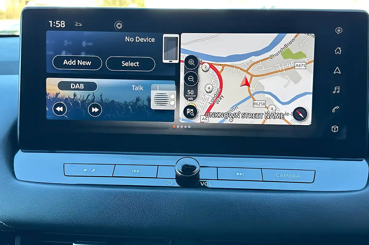 Used 2022 Nissan Qashqai N-Connecta Pearl Black - Interior and Exterior details 19