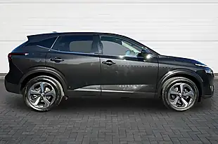 Used 2022 Nissan Qashqai N-Connecta Pearl Black - Interior and Exterior details 2