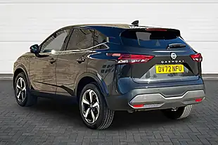 Used 2022 Nissan Qashqai N-Connecta Pearl Black - Interior and Exterior details 5
