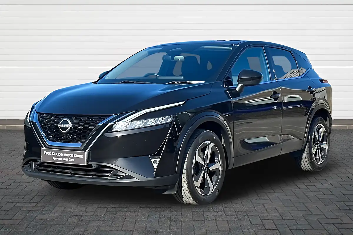 Used 2022 Nissan Qashqai N-Connecta Pearl Black - Interior and Exterior details 7