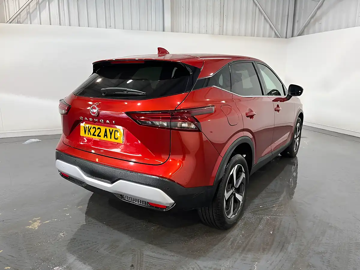 Used 2022 Nissan Qashqai N-Connecta Red - Interior and Exterior details 13