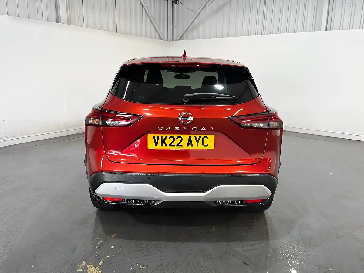 Used 2022 Nissan Qashqai N-Connecta Red - Interior and Exterior details 14