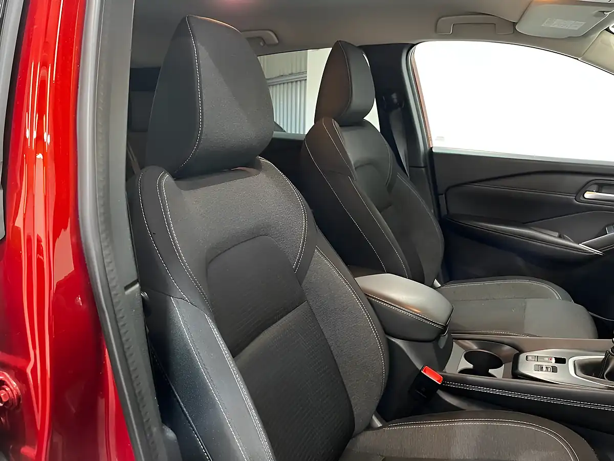 Used 2022 Nissan Qashqai N-Connecta Red - Interior and Exterior details 16