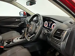 Used 2022 Nissan Qashqai N-Connecta Red - Interior and Exterior details 17