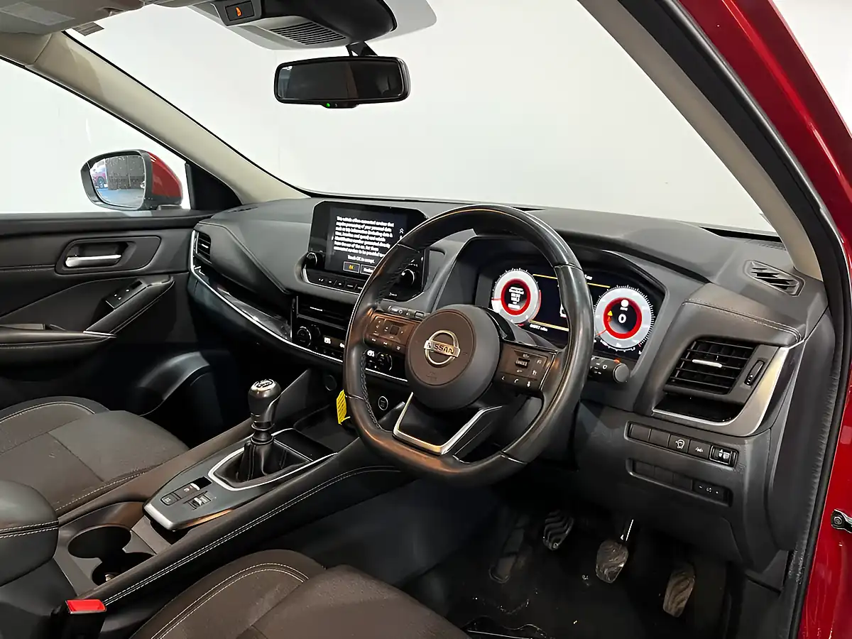 Used 2022 Nissan Qashqai N-Connecta Red - Interior and Exterior details 18