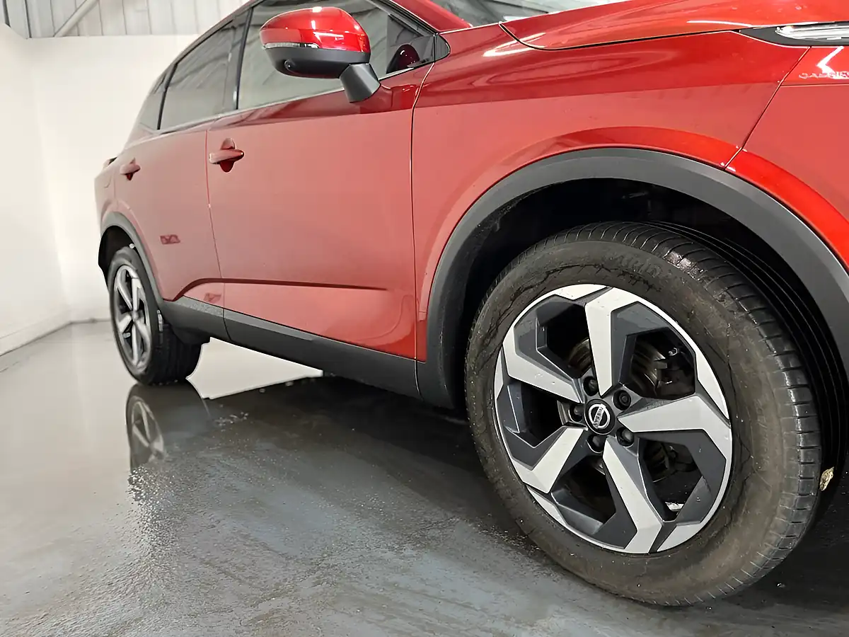 Used 2022 Nissan Qashqai N-Connecta Red - Interior and Exterior details 8