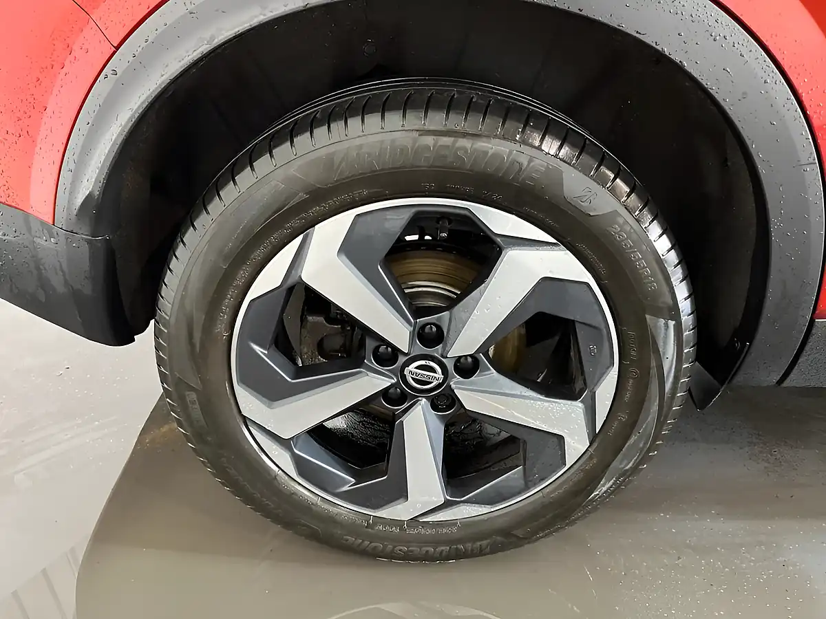 Used 2022 Nissan Qashqai N-Connecta Red - Interior and Exterior details 9