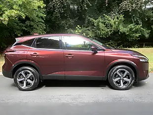 Used 2022 Nissan Qashqai N-Connecta Red - Interior and Exterior details 2