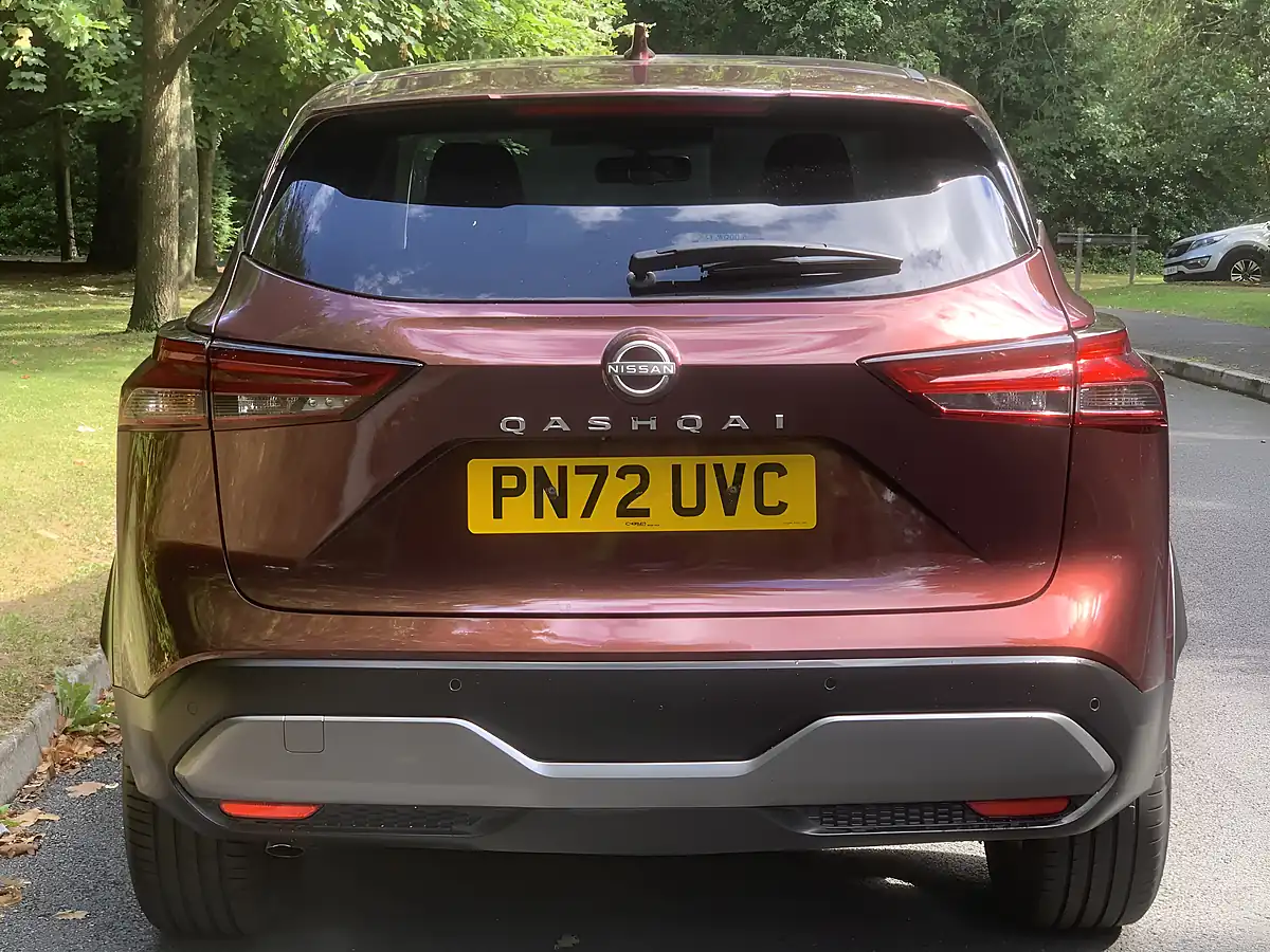 Used 2022 Nissan Qashqai N-Connecta Red - Interior and Exterior details 4