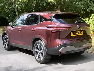 Used 2022 Nissan Qashqai N-Connecta Red - Interior and Exterior details 5
