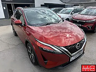 Used 2022 Nissan Qashqai N-Connecta Red - Interior and Exterior details 10