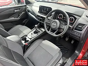 Used 2022 Nissan Qashqai N-Connecta Red - Interior and Exterior details 13