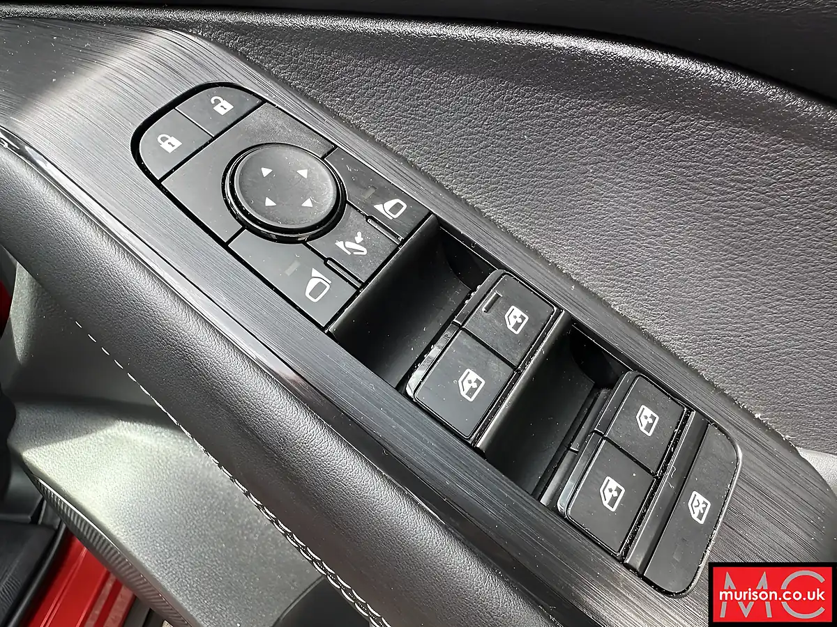 Used 2022 Nissan Qashqai N-Connecta Red - Interior and Exterior details 15