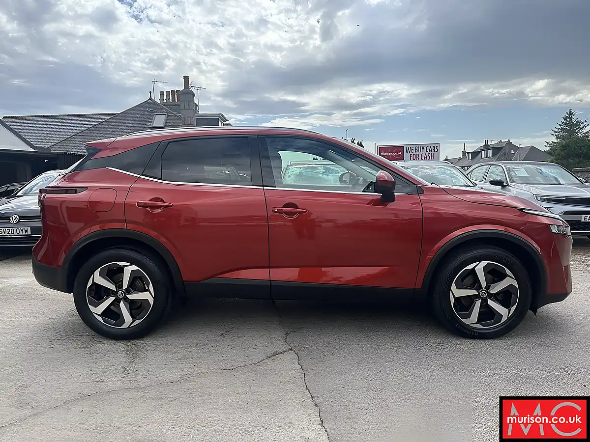 Used 2022 Nissan Qashqai N-Connecta Red - Interior and Exterior details 5