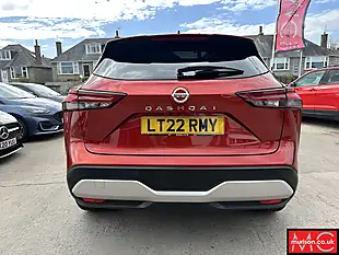 Used 2022 Nissan Qashqai N-Connecta Red - Interior and Exterior details 10
