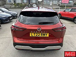 Used 2022 Nissan Qashqai N-Connecta Red - Interior and Exterior details 13