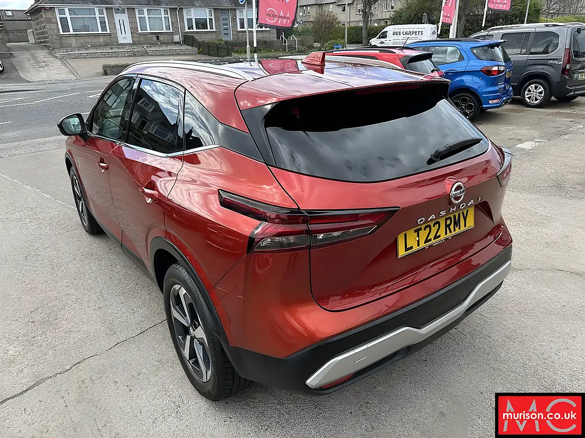 Used 2022 Nissan Qashqai N-Connecta Red - Interior and Exterior details 14