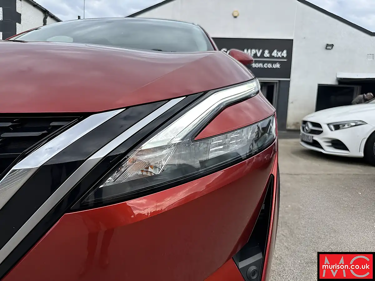 Used 2022 Nissan Qashqai N-Connecta Red - Interior and Exterior details 17