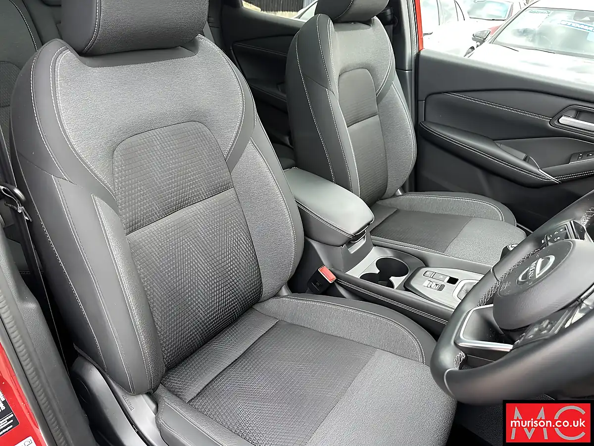 Used 2022 Nissan Qashqai N-Connecta Red - Interior and Exterior details 18