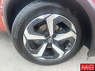 Used 2022 Nissan Qashqai N-Connecta Red - Interior and Exterior details 2