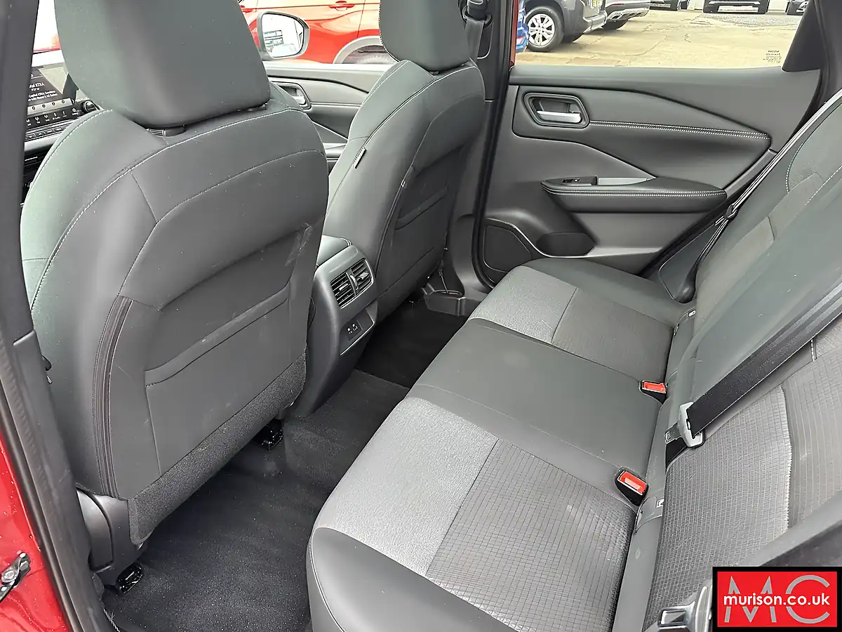 Used 2022 Nissan Qashqai N-Connecta Red - Interior and Exterior details 20