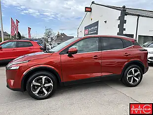 Used 2022 Nissan Qashqai N-Connecta Red - Interior and Exterior details 6