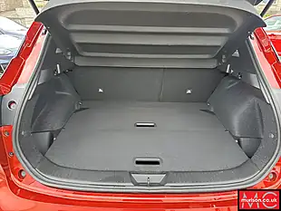 Used 2022 Nissan Qashqai N-Connecta Red - Interior and Exterior details 9