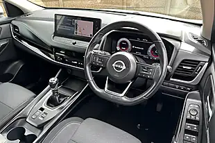 Used 2022 Nissan Qashqai N-Connecta Storm White - Interior and Exterior details 10