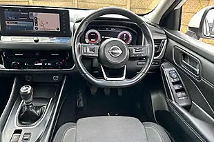 Used 2022 Nissan Qashqai N-Connecta Storm White - Interior and Exterior details 12