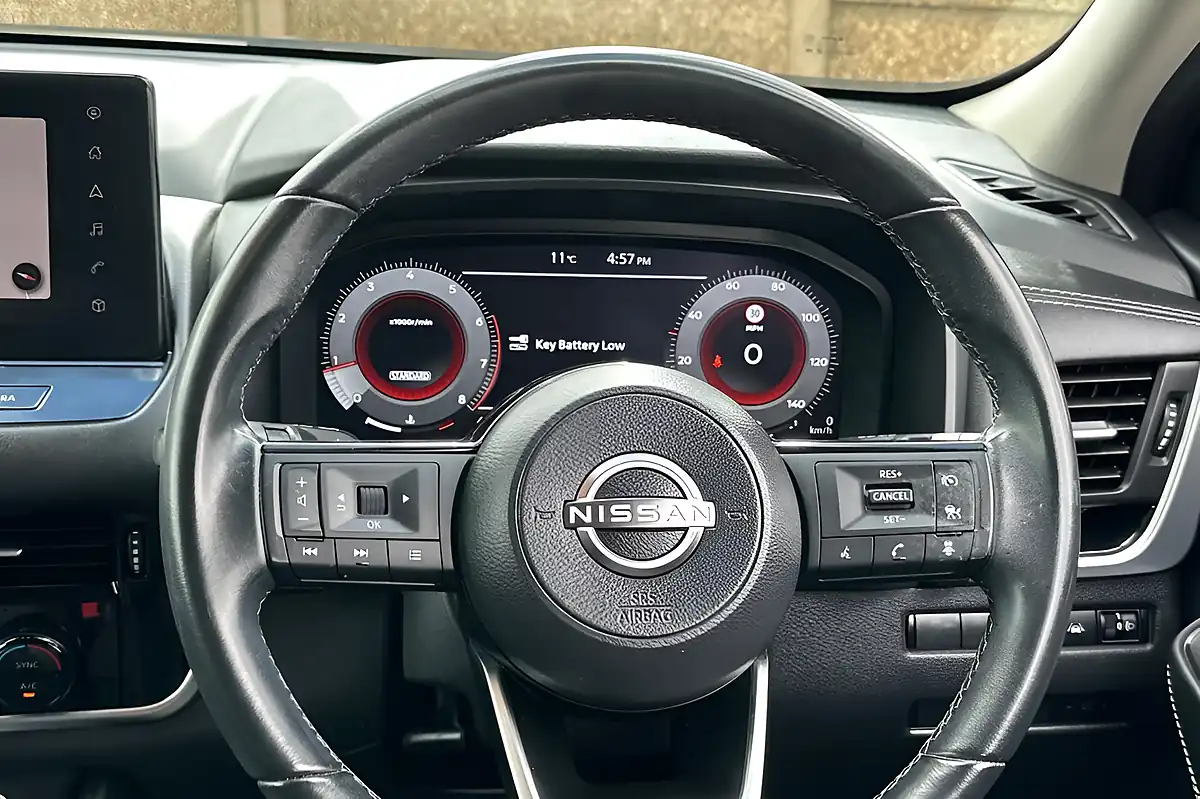 Used 2022 Nissan Qashqai N-Connecta Storm White - Interior and Exterior details 13