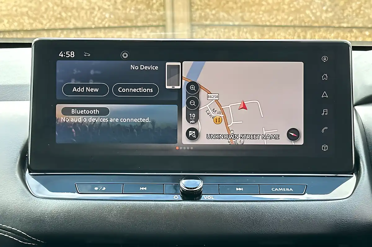 Used 2022 Nissan Qashqai N-Connecta Storm White - Interior and Exterior details 19