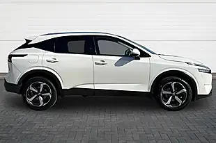 Used 2022 Nissan Qashqai N-Connecta Storm White - Interior and Exterior details 2