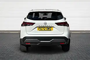 Used 2022 Nissan Qashqai N-Connecta Storm White - Interior and Exterior details 4