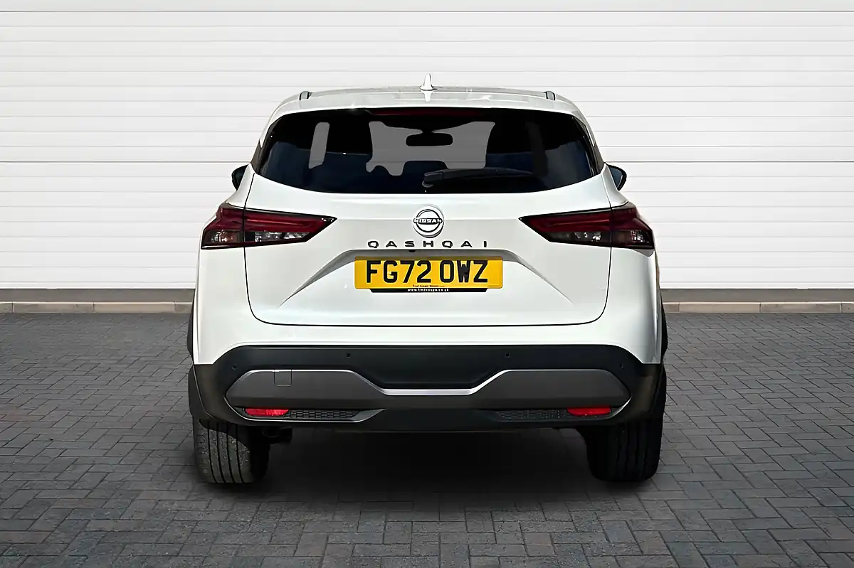 Used 2022 Nissan Qashqai N-Connecta Storm White - Interior and Exterior details 4