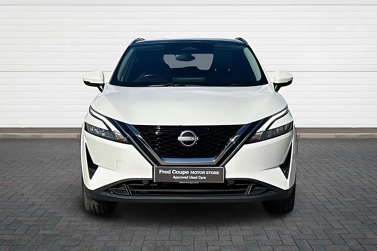 Used 2022 Nissan Qashqai N-Connecta Storm White - Interior and Exterior details 8