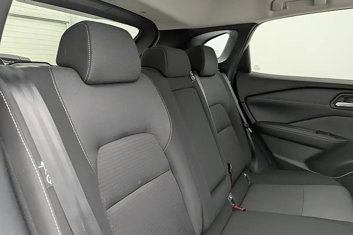 Used 2022 Nissan Qashqai N-Connecta White - Interior and Exterior details 16
