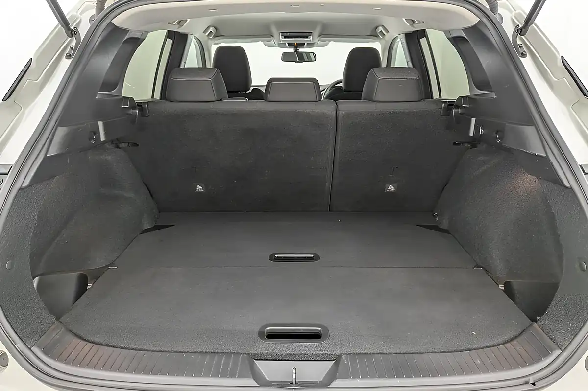 Used 2022 Nissan Qashqai N-Connecta White - Interior and Exterior details 17